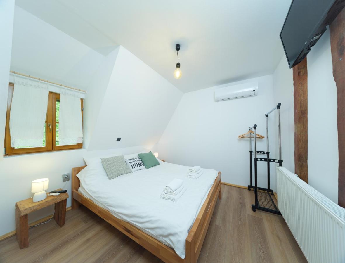 Yeti Cabin 普利特维采村 外观 照片